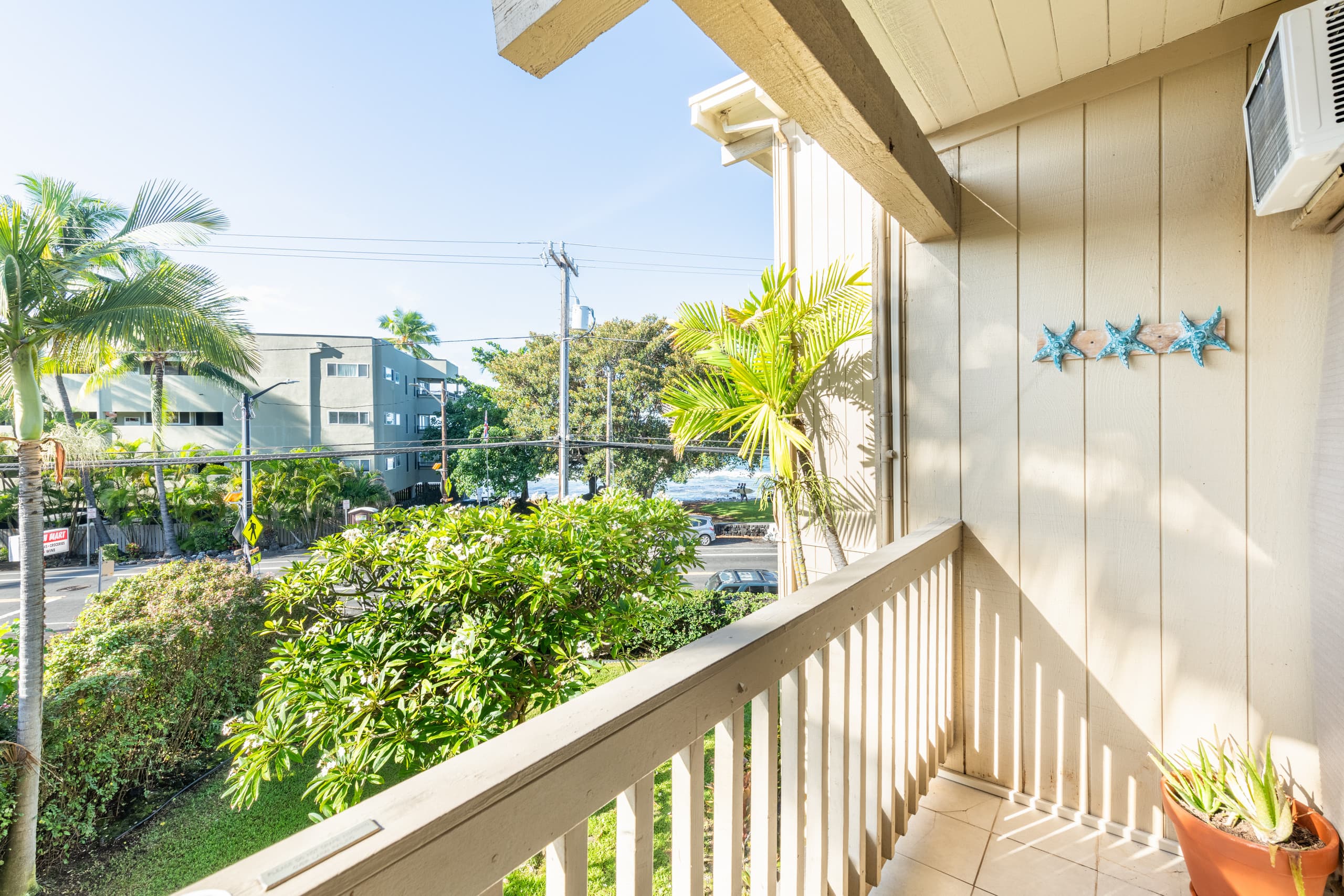 Condo in Kailua-Kona · ★4.65 · Studio · 1 bed · 1 bath - Image 23