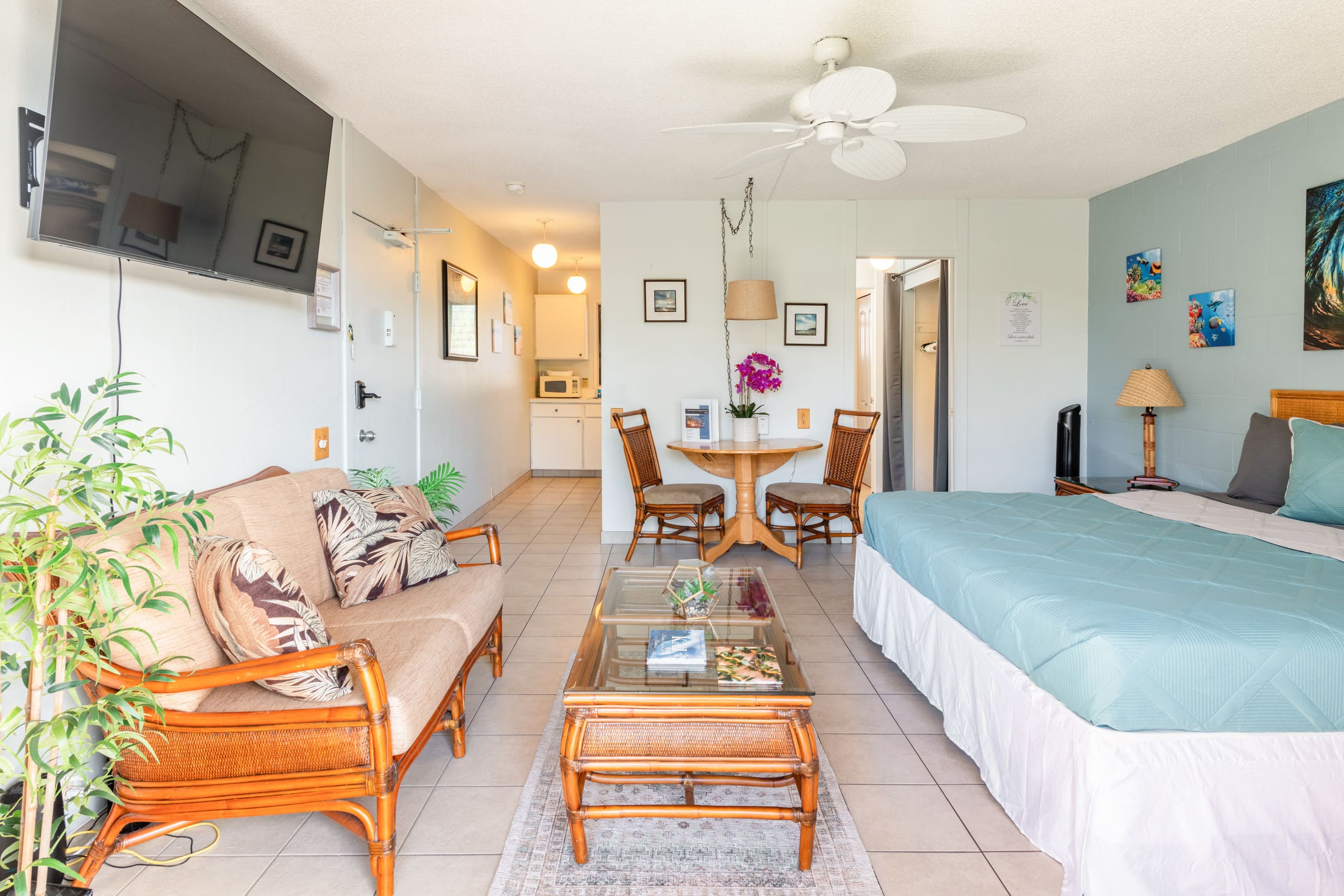 Condo in Kailua-Kona · ★4.65 · Studio · 1 bed · 1 bath - Image 2