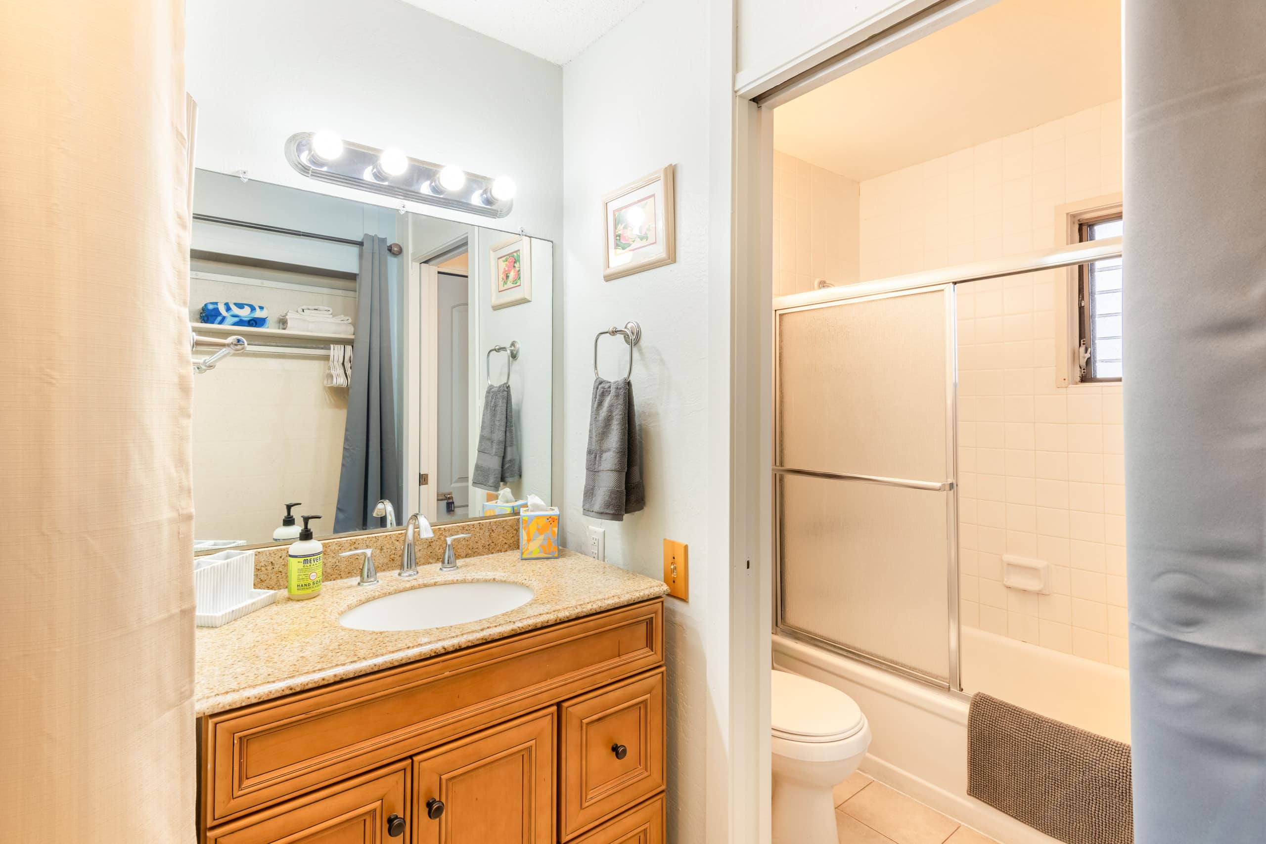 Condo in Kailua-Kona · ★4.65 · Studio · 1 bed · 1 bath - Image 8