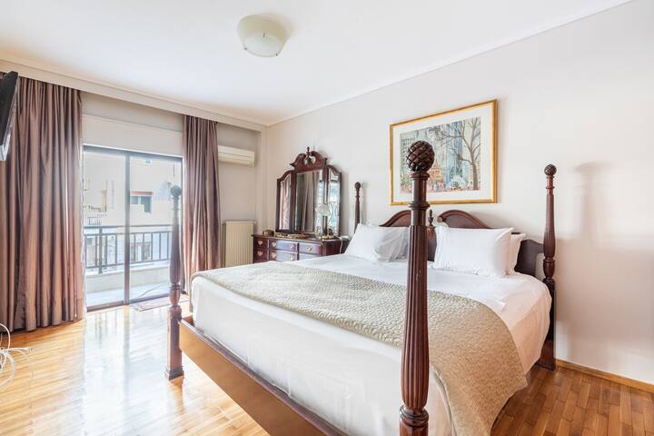 City Moon: Seafront 3-Bedroom Apt by halu! gallery image 4