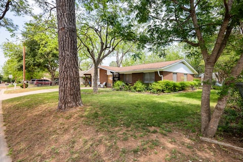 Lucille's Retro Retreat