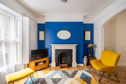 Grade II Listed Victorian home Sleeps 8