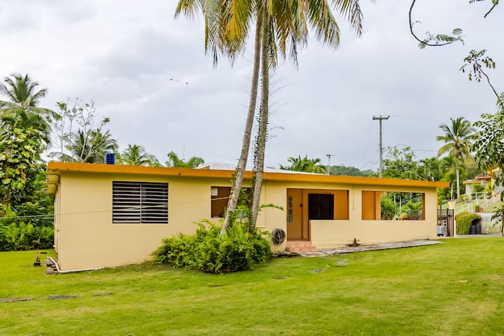 Entire home with 3 bedrooms in San Juan - Roseville Home