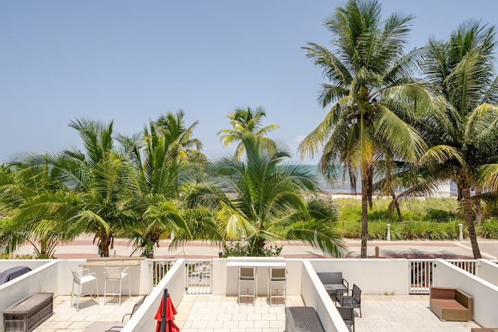 Unique Oceanview Beach Acess A22 - Miami Beach, FL