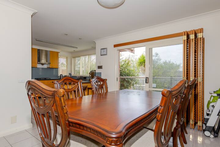 5BR | The peaceful retreat in a tranquil court gallery image 4