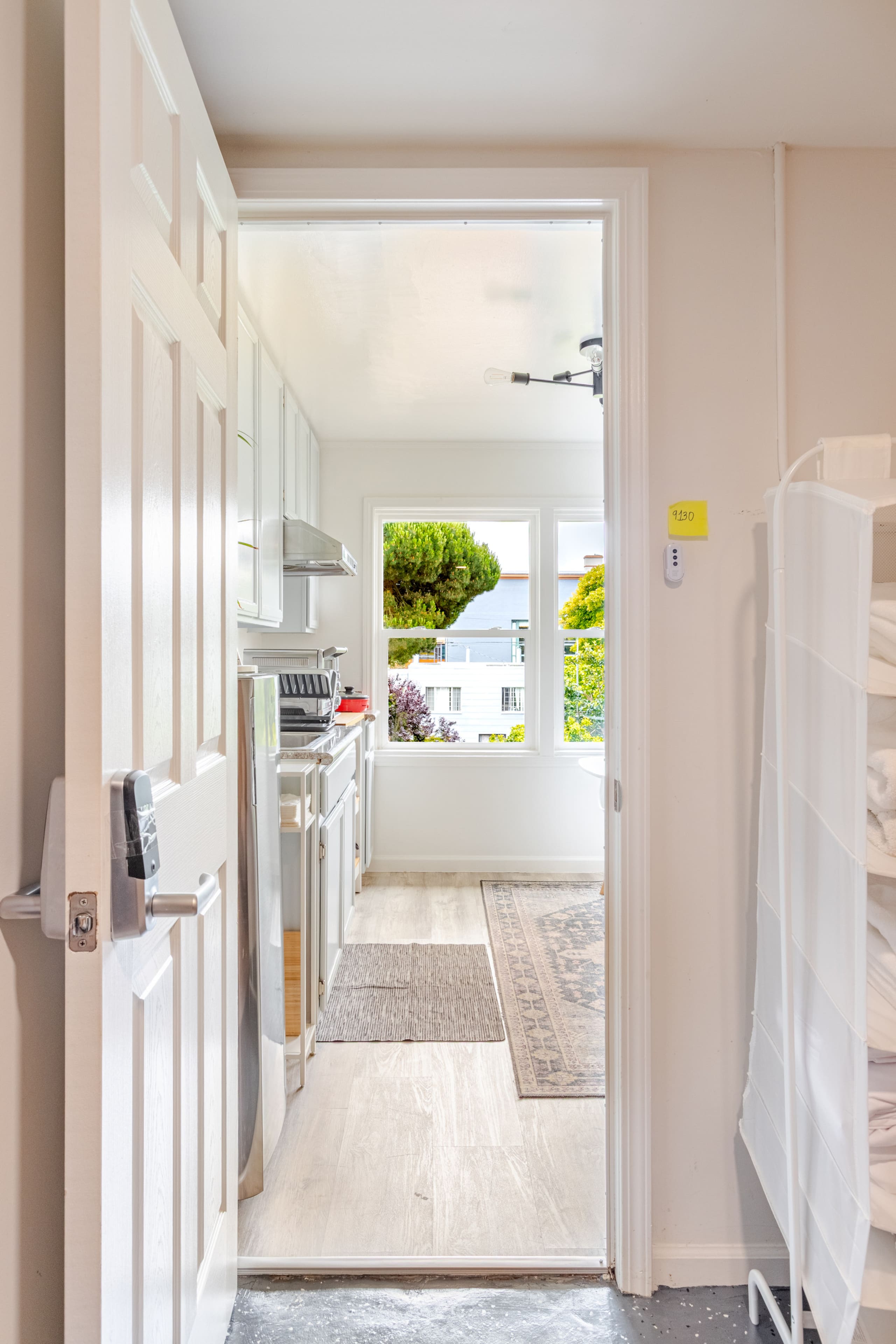 Modern Sunnyside Apartment/Remote work friendly - Image 35