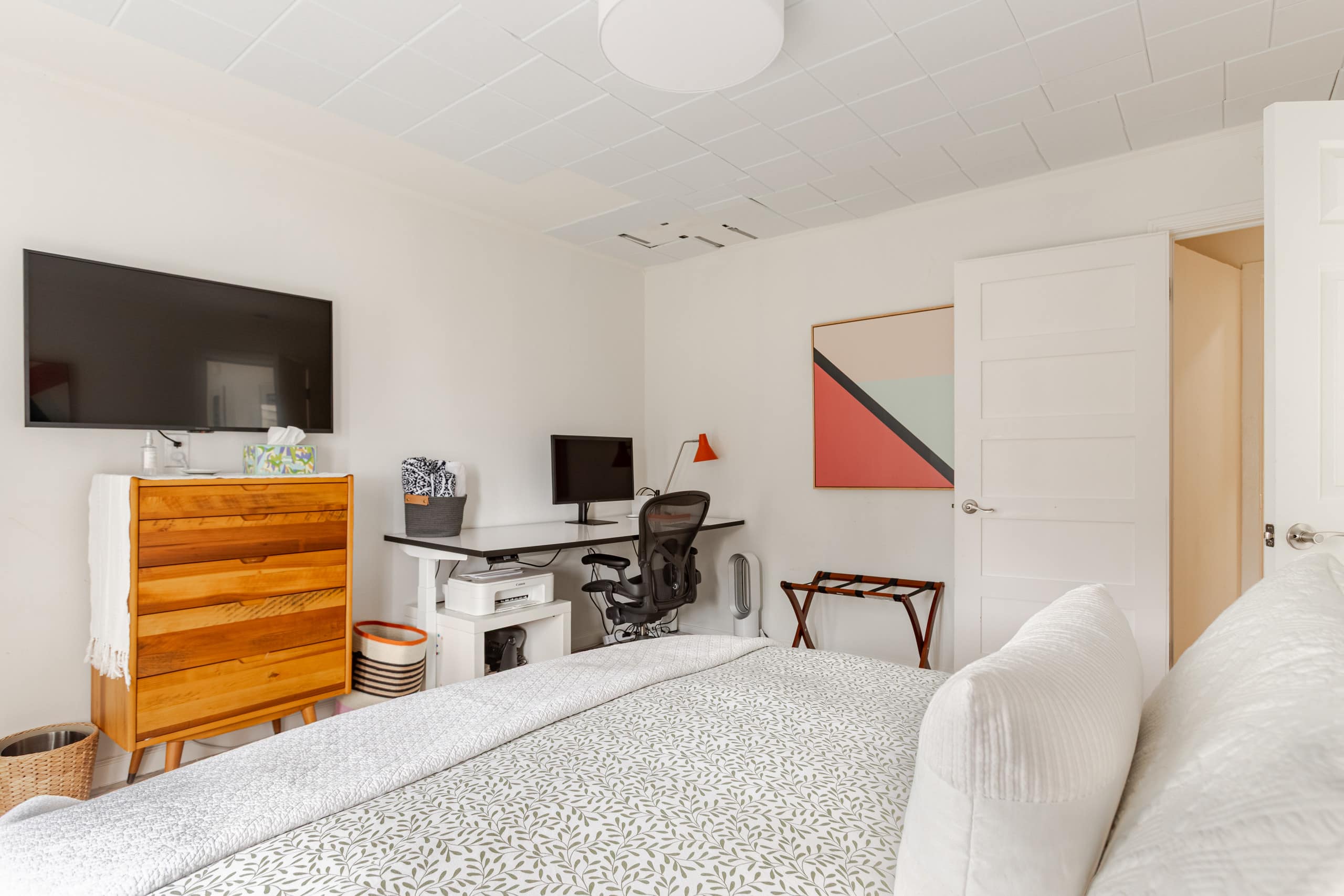 Modern Sunnyside Apartment/Remote work friendly - Image 20