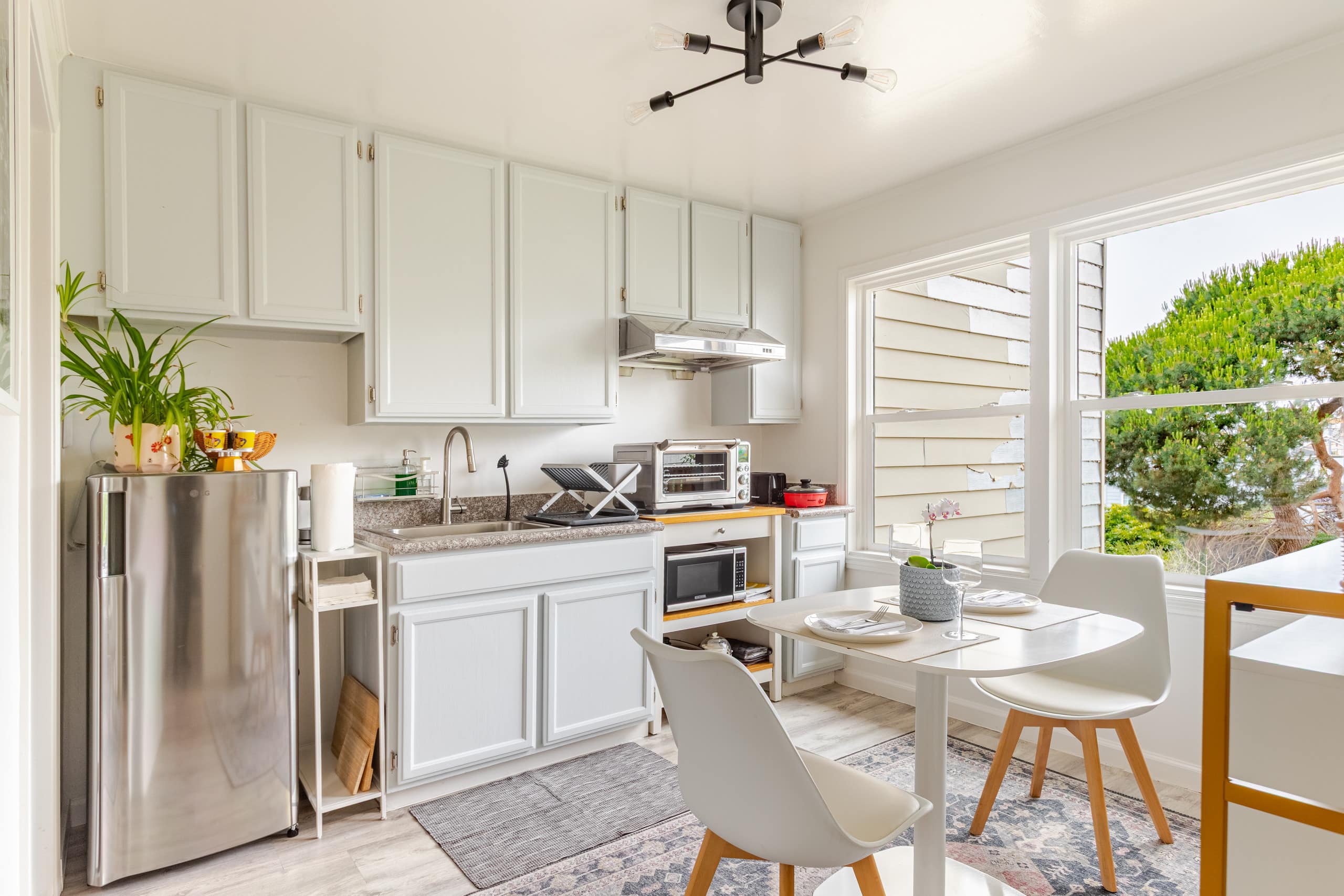 Modern Sunnyside Apartment/Remote work friendly - Image 17