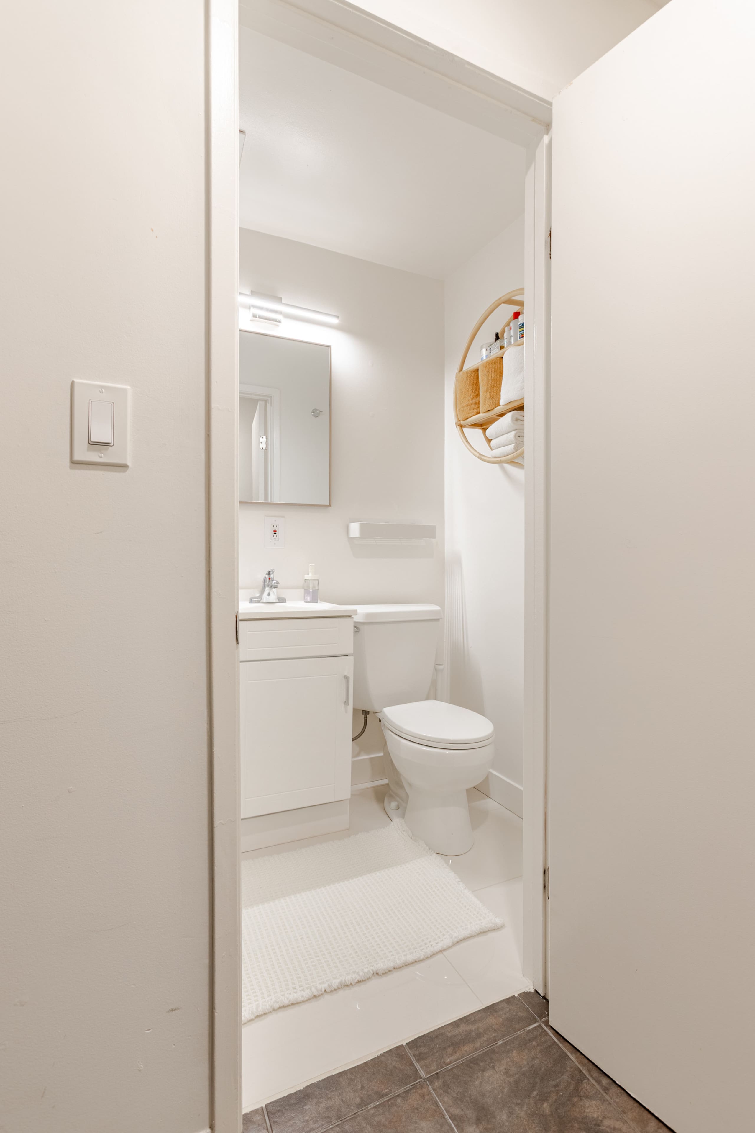 Modern Sunnyside Apartment/Remote work friendly - Image 24