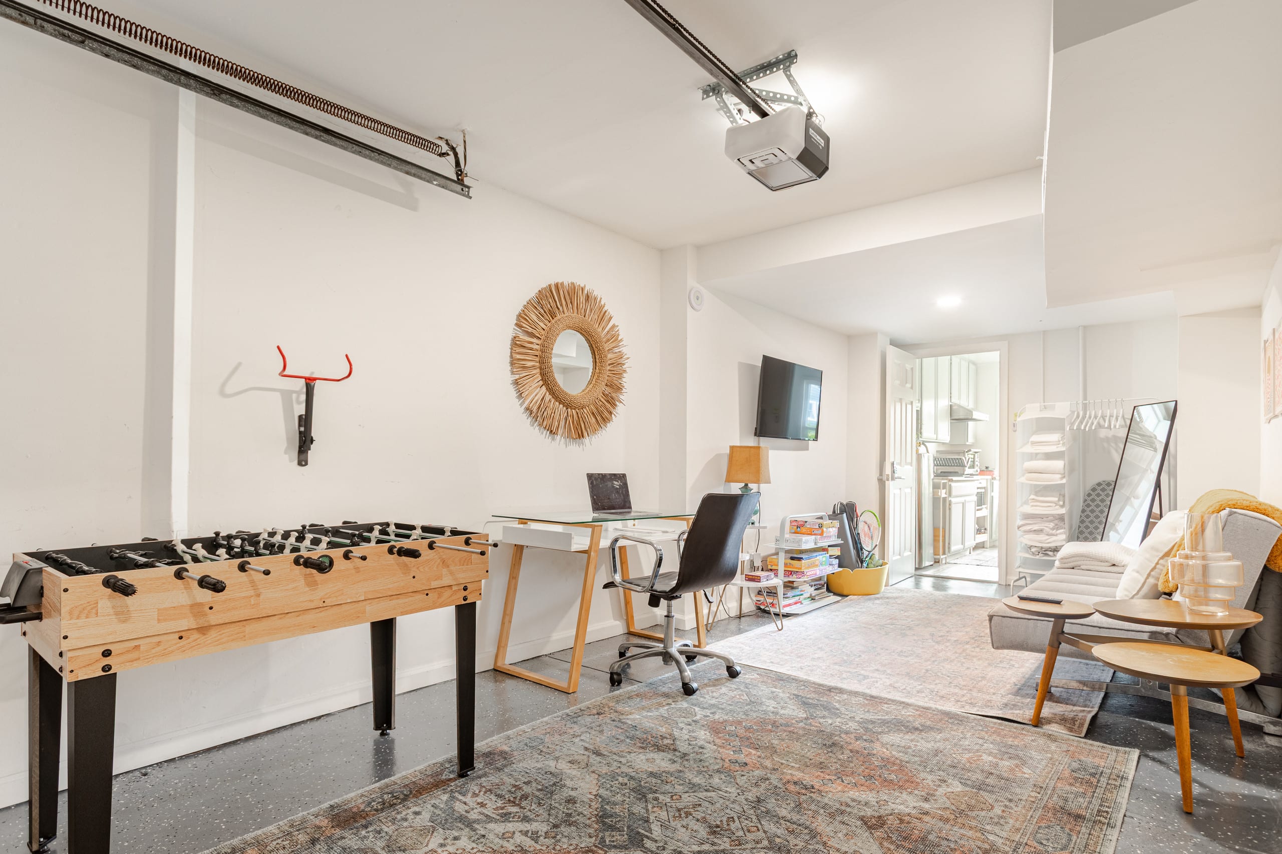 Modern Sunnyside Apartment/Remote work friendly - Image 30
