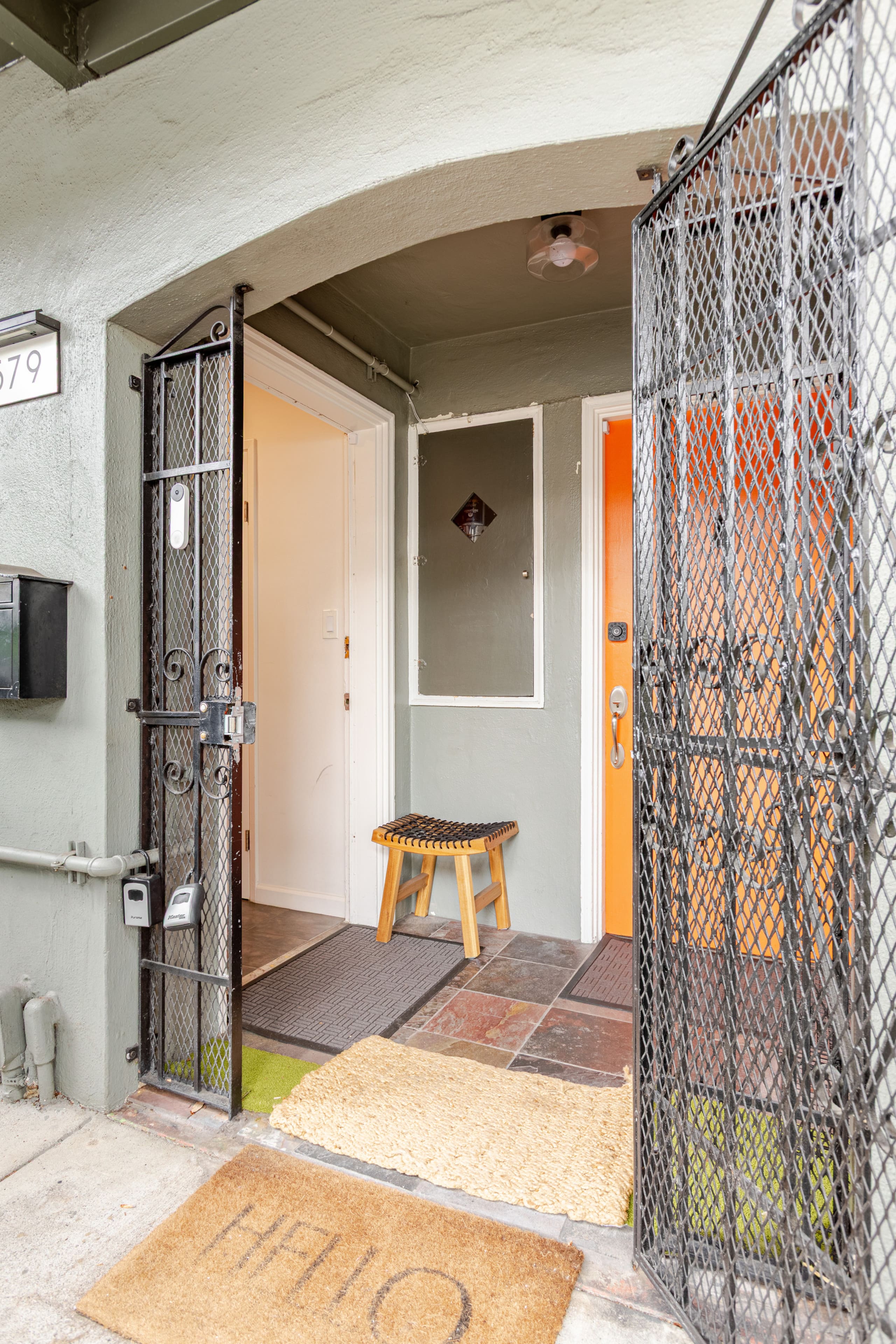 Modern Sunnyside Apartment/Remote work friendly - Image 39