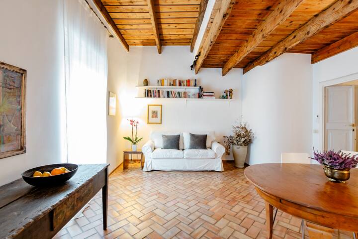 Lovely family house Pantheon gallery image 3