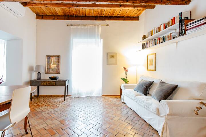 Lovely family house Pantheon gallery image 2