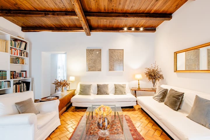 Lovely family house Pantheon