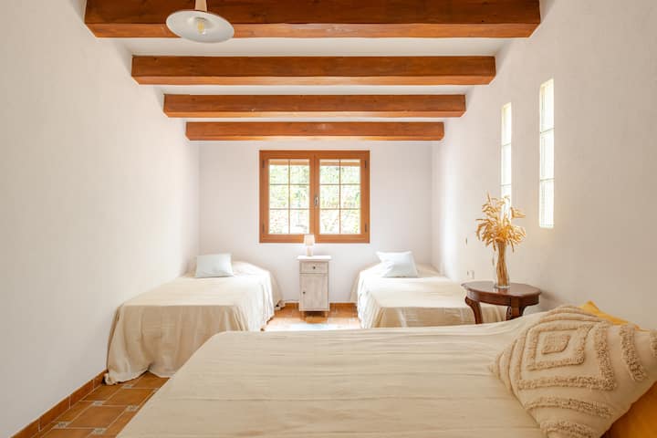 Dnevna soba s pogledom na vrt 