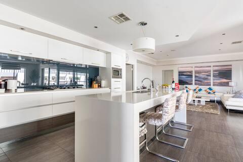 Magnificent Beach Retreat