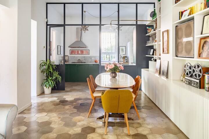 Unique villa in Roma con piscina gallery image 3