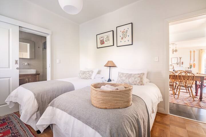 32 Quarterdeck Road (B), Kalk Bay gallery image 4