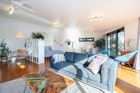 Successful Airbnb property: Spacious Villa with Lake Views in Ocean Grove