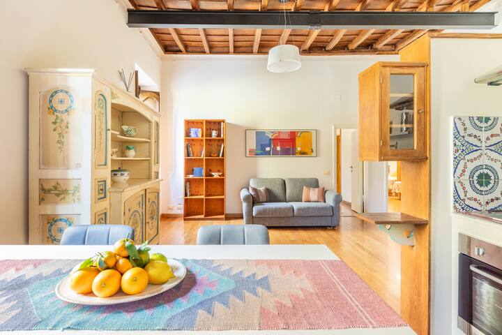 Lungara River View Apartment