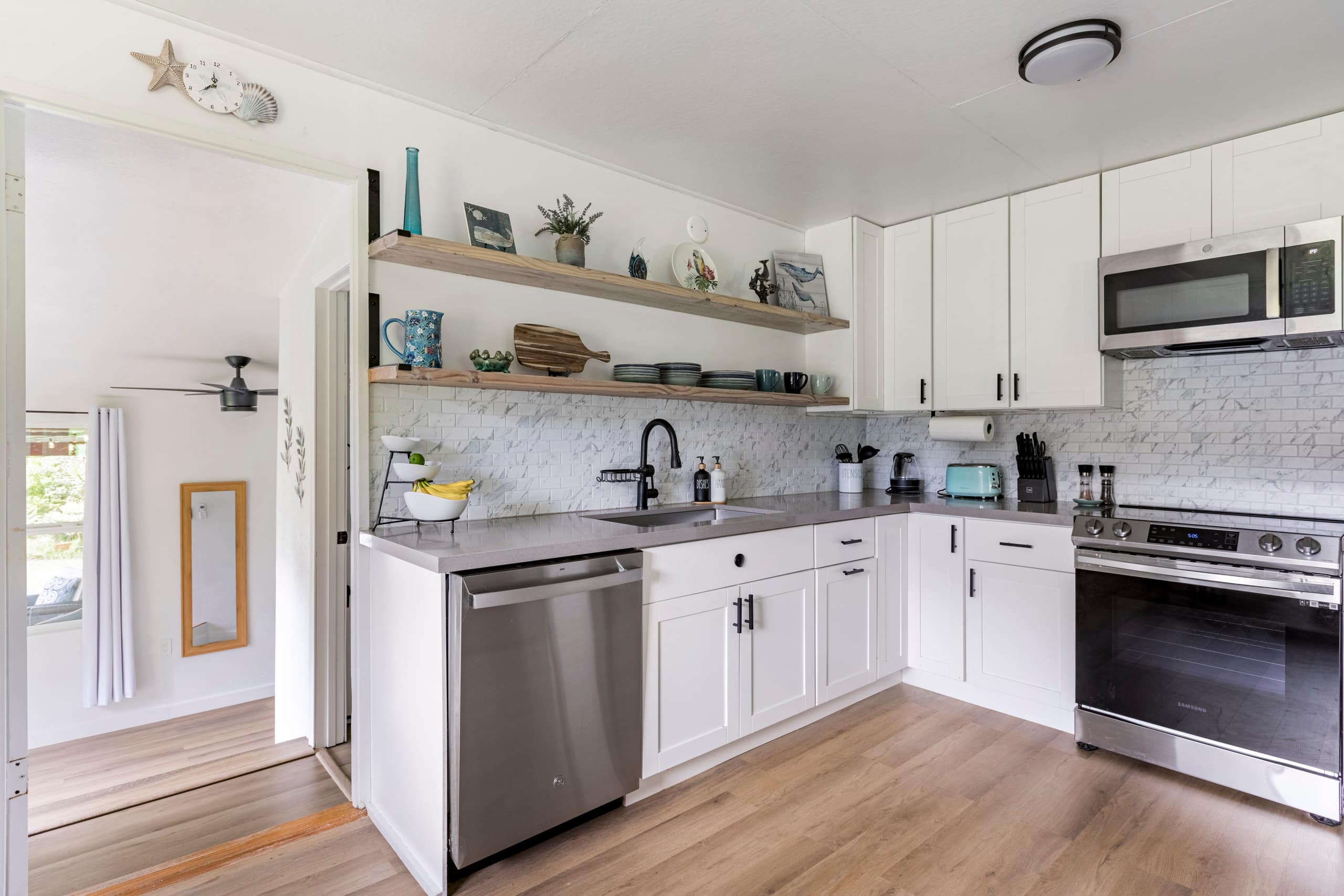 Home in Honokaa · ★4.95 · 3 bedrooms · 4 beds · 2 shared baths - Image 12