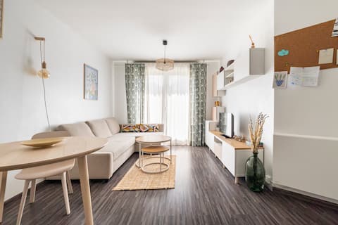 Top Airbnb: Cozy apartment near Old Lille, great location! in Nord