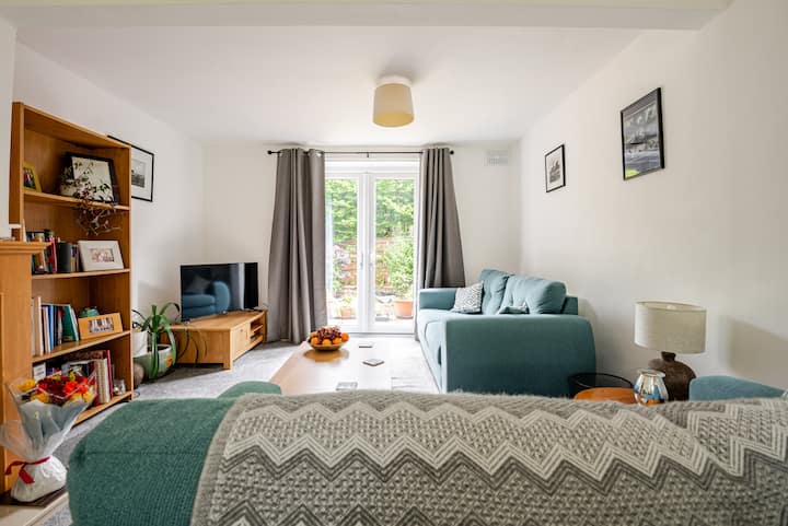 Large Single
 Room Right Near The General Hospital - Leicester