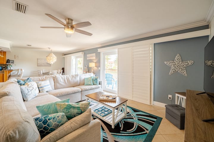 Private Pool And Ocean Views Coastal Escape - New Smyrna Beach, FL
