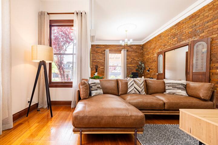 Parliament Place gallery image 2