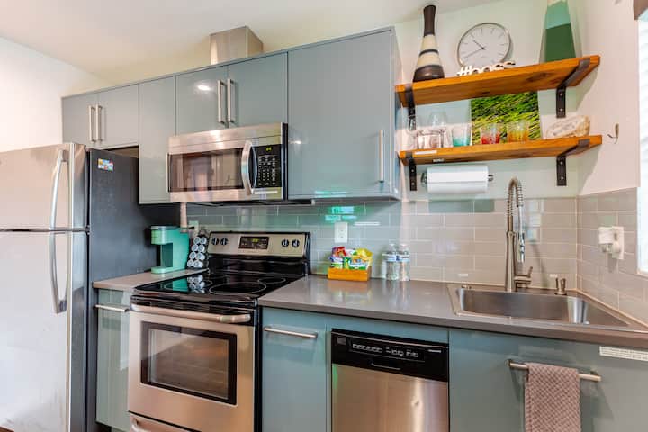 Villa With Heated Pool, Laundry, Ping Pong & More - Fort Lauderdale