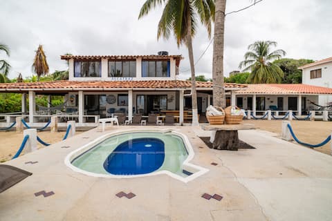 Alcatraz beach house. Up to 24 people