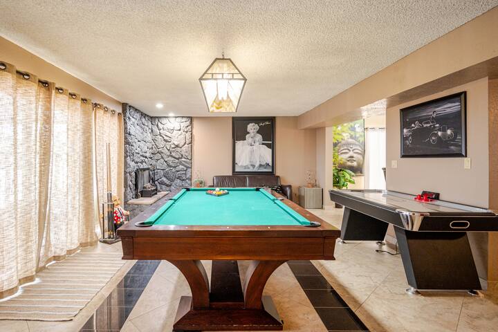 Enjoy Las Vegas Views-6BR/Pool gallery image 5