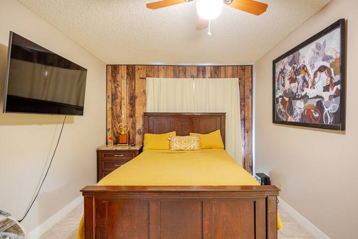 Enjoy Las Vegas Views-6BR/Pool gallery image 3