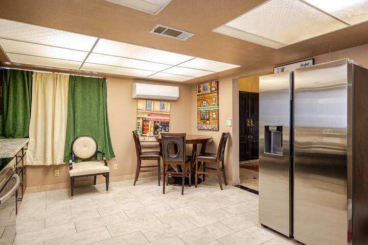 Enjoy Las Vegas Views-6BR/Pool gallery image 4