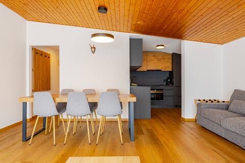 Freshly renovated top floor apartment with a view