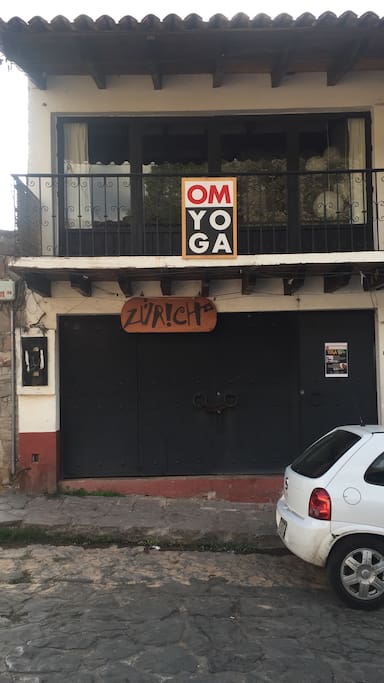 Casa Om Yoga... Fachada exterior