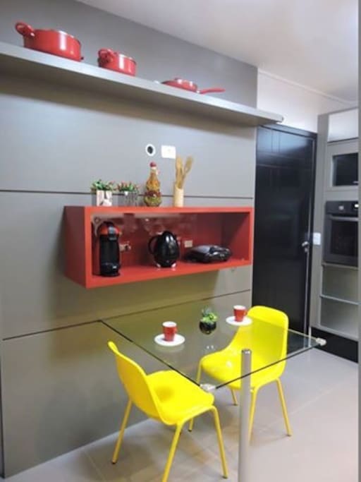 Cozinha aconchegante e toda equipada