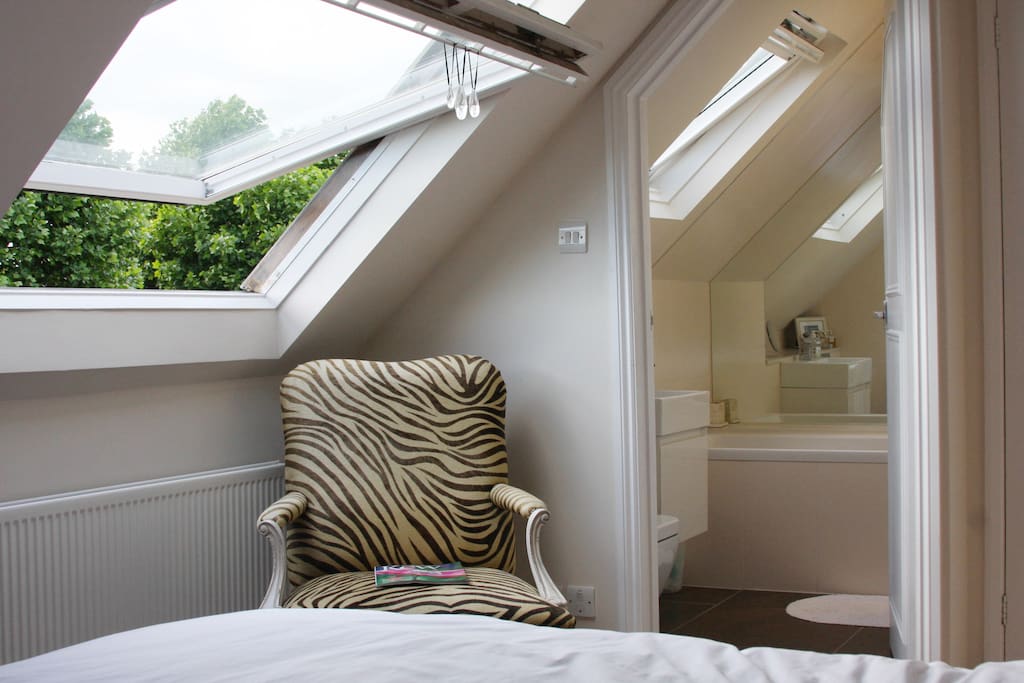 Private en-suite bathroom