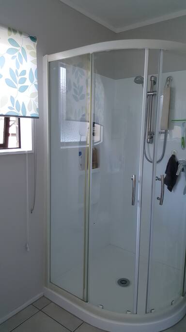 Shwr B/R 1 ensuite
