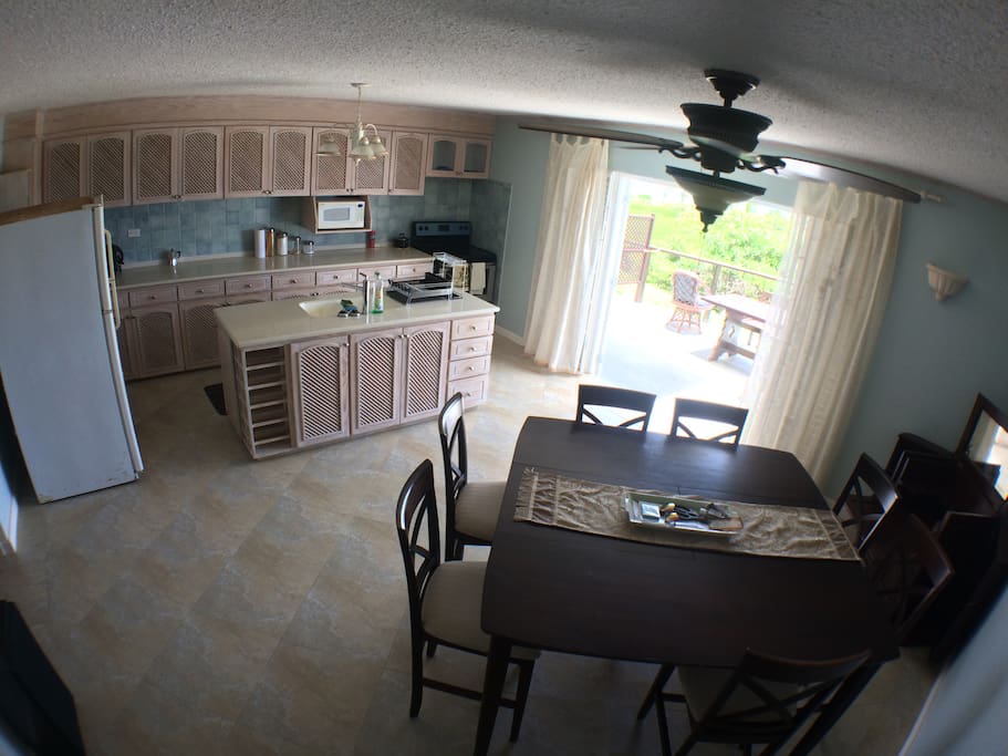 huge kitchen and sitting area witch access to the patio