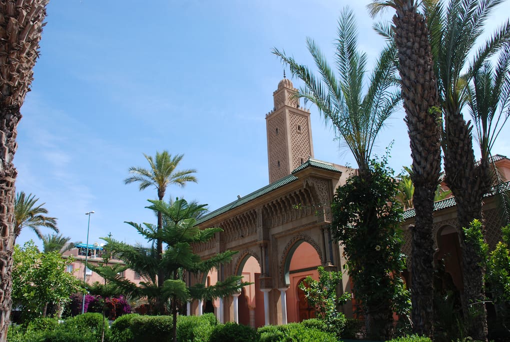 Mosquée en face de la maison