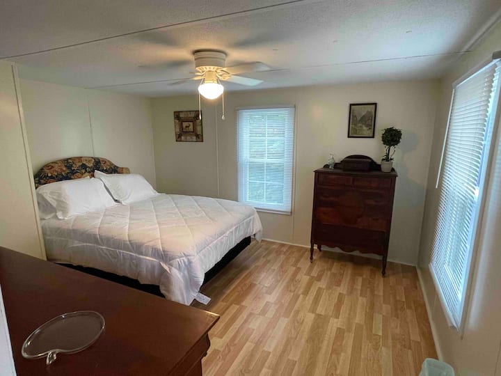Bedroom with queen sized bed