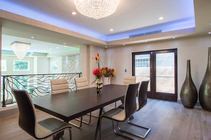 Hollywood Hills Tri-Level Luxury gallery image 2