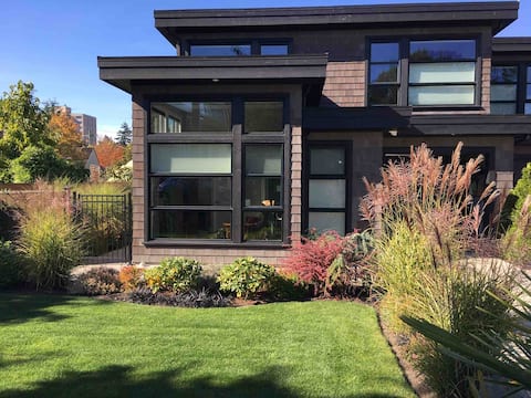 PRIVATE SUITE - LOCATION! LOCATION! (Lic.36417)