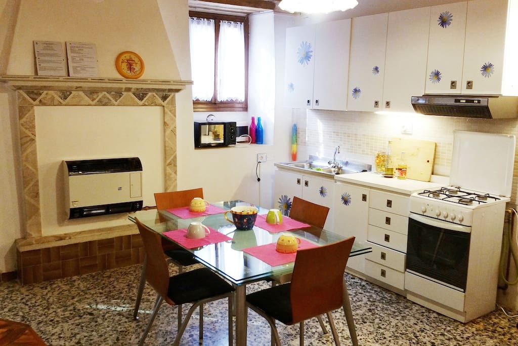 Cucina abitabile (piano terra)