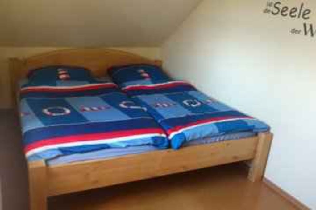 Schlafzimmer 2