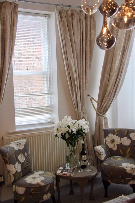 Sitting area in the bedroom