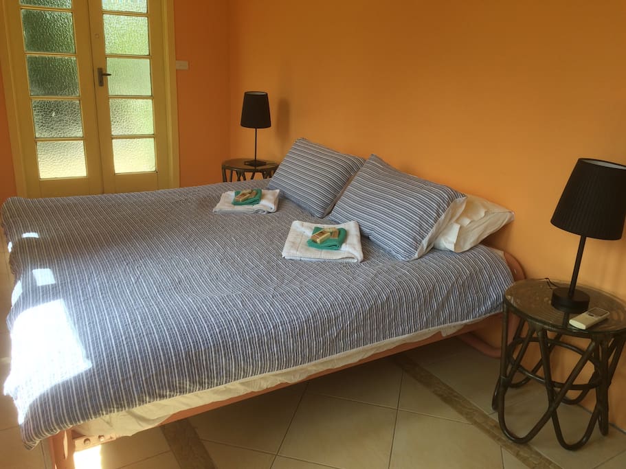 King size bed configuration