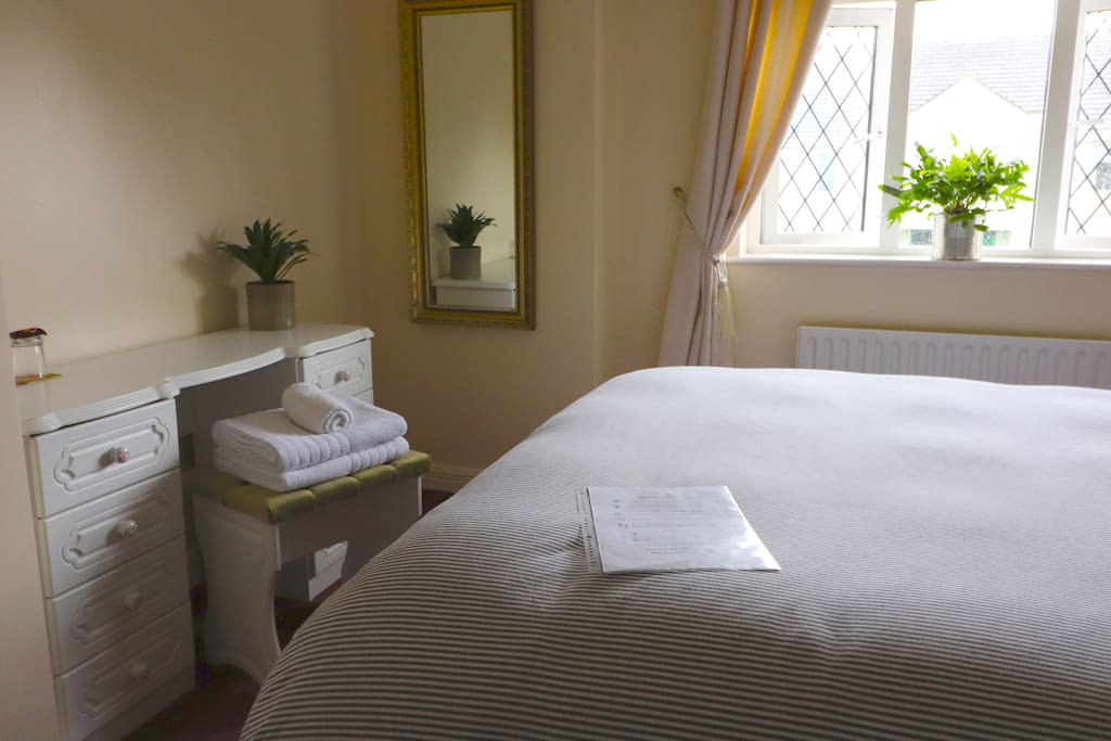 Strandhill,King room 5 minutes from the beach&pubs