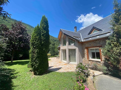 Sunny villa with a view